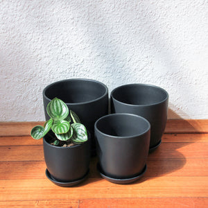 Tulip Pot - Matt Black w/scr [4 Sizes]