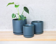 Load image into Gallery viewer, Cylinder Pot w/s - Dark Blue
