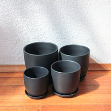 Load image into Gallery viewer, Tulip Pot - Matt Black w/scr [4 Sizes]
