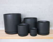 Load image into Gallery viewer, Cylinder Pot w/s - Matt Black
